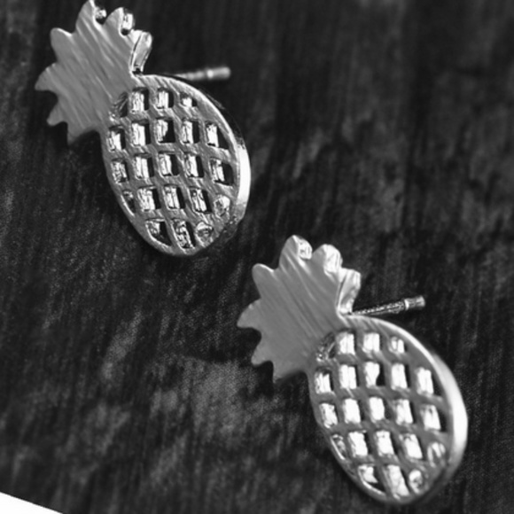 NEW Silver Pineapple Stud Earrings - Picture 2 of 2